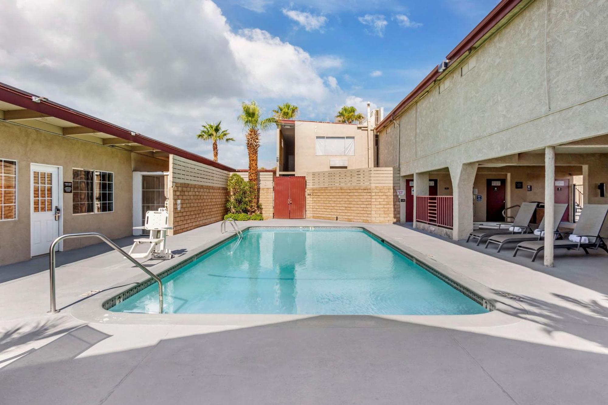 Best Western China Lake Inn Ridgecrest Bagian luar foto